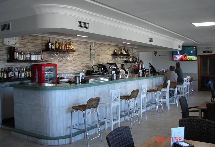 פנסיון Hostal Alfil