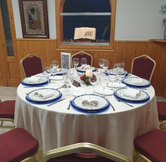 פנסיון Hostal Alfil