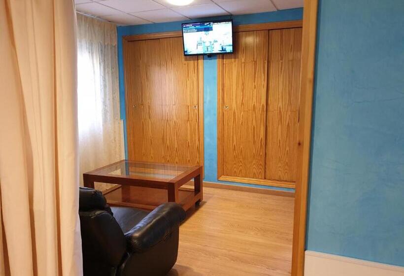 פנסיון Hostal Alfil