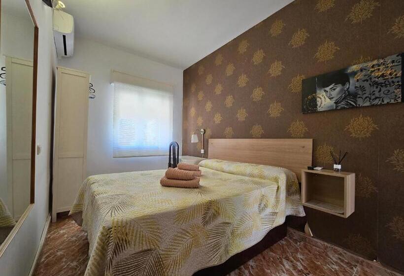 פנסיון Hostal Alfil