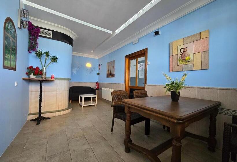פנסיון Hostal Alfil