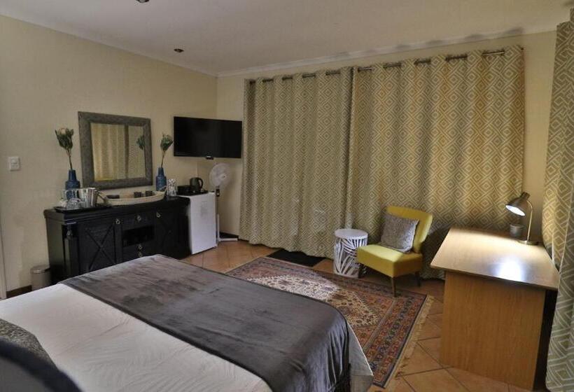 פנסיון Highway Gardens Guest House