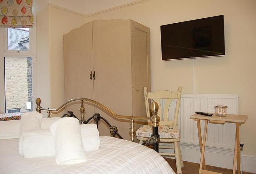 ベッドアンドブレックファースト Saint Cadfans Lodge