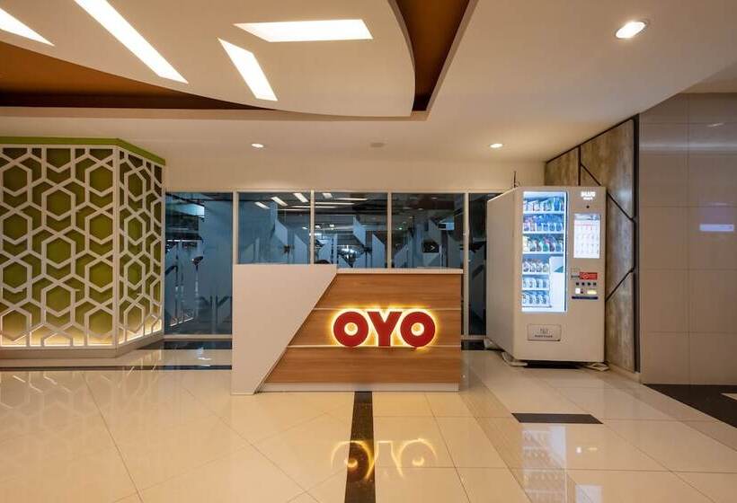 هتل Oyo 2245 Apartment Grand Kamala Lagoon