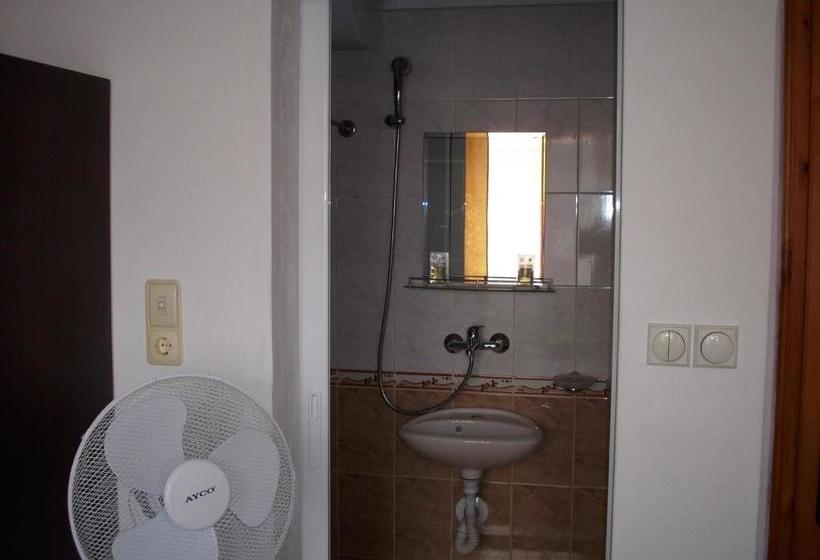 پانسیون Georgievi Guest House
