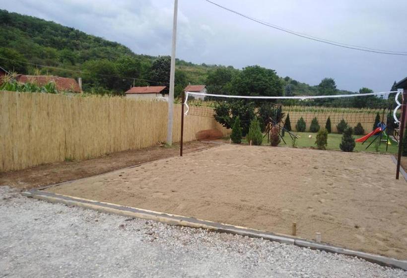 تختخواب و صبحانه Vila Viktori