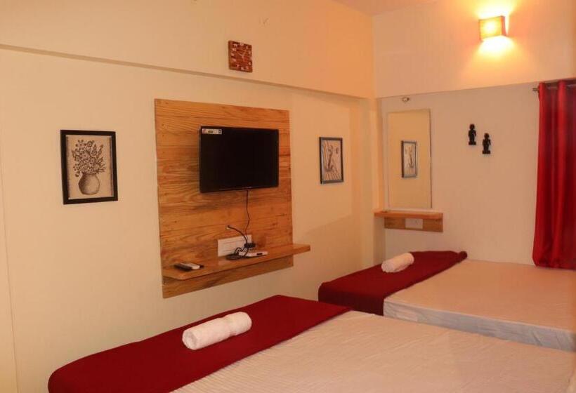 ホテル Grand Suites Srirangam