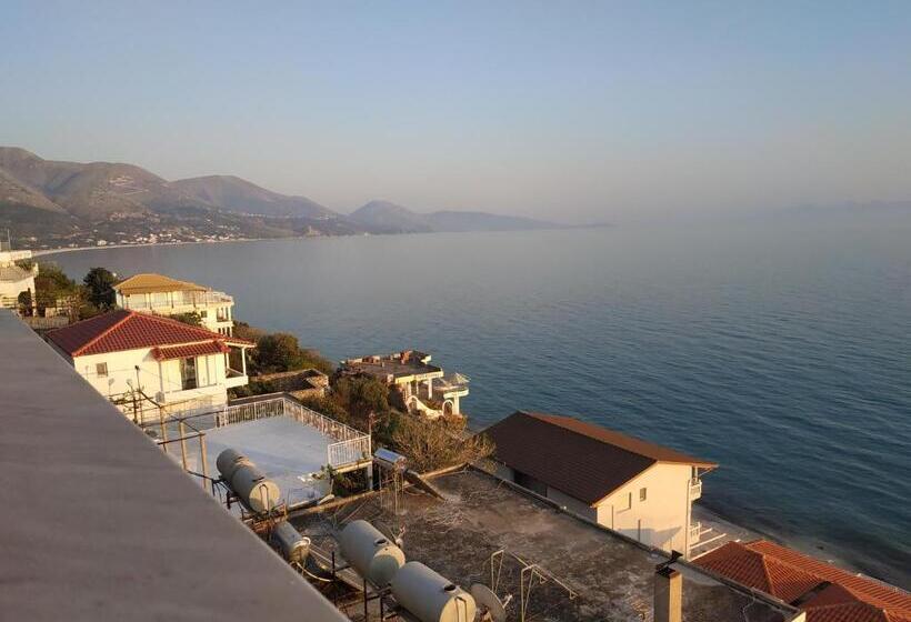 پانسیون Q Bay Apartments