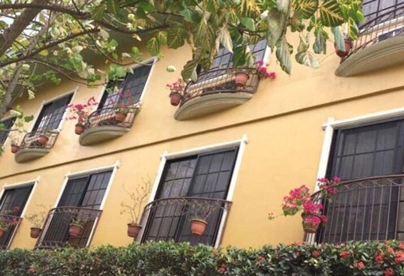 Aparthotel La Cordillera