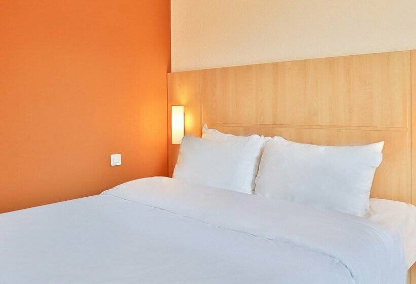B&B HOTEL Les Sables-d'Olonne Centre Gare