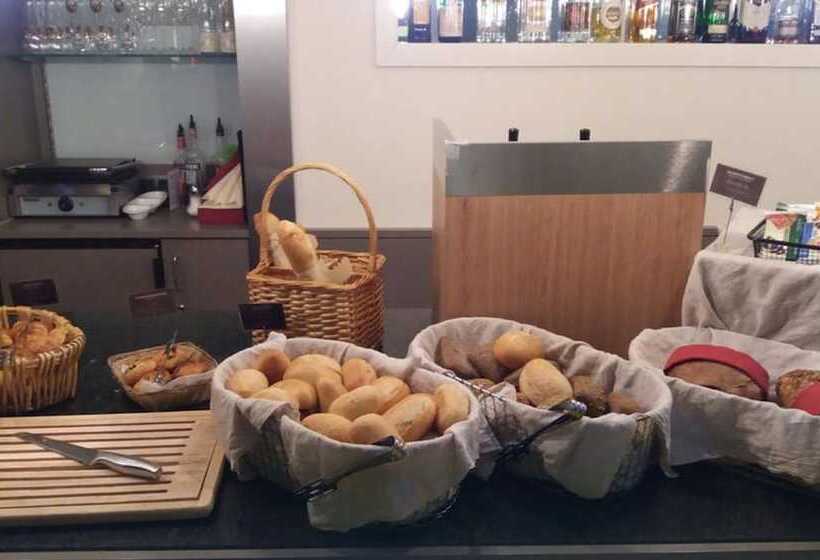 בית מלון כפרי Ibis Berlin Dreilinden