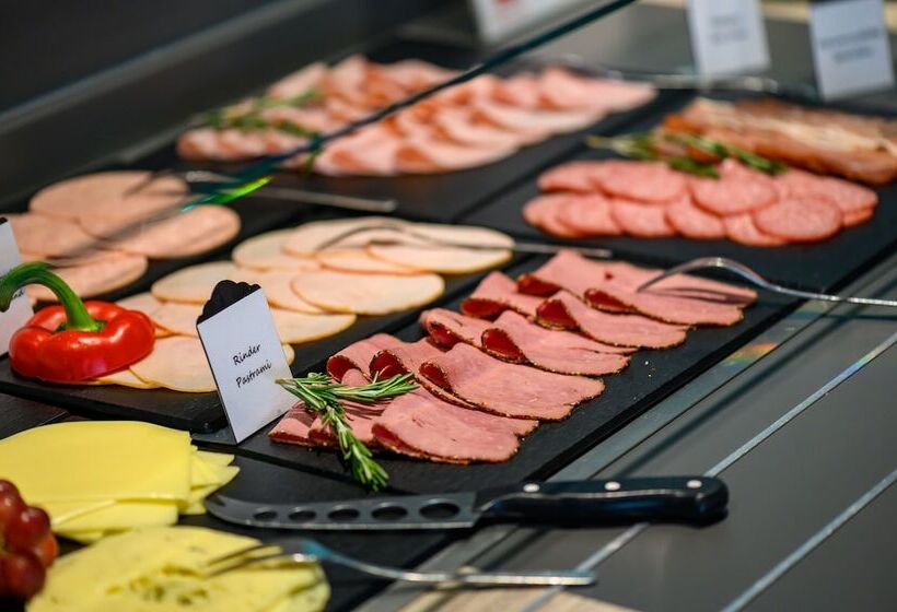 هتل Ibis Köln Frechen