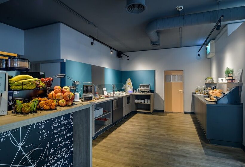 هتل Ibis Köln Frechen