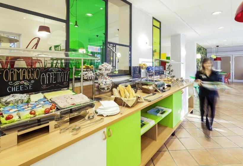 هتل Ibis Styles Napoli Garibaldi