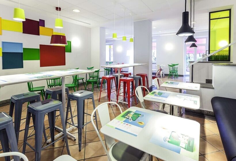 هتل Ibis Styles Napoli Garibaldi