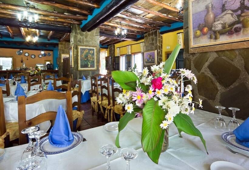 فندق ريفى De Mecina Fondales