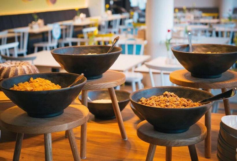 Отель Vienna House Easy By Wyndham Günzburg