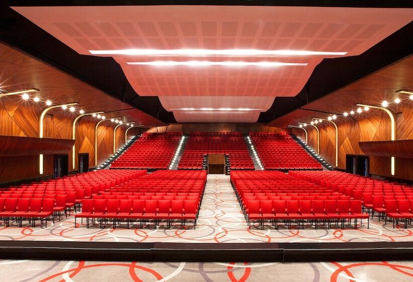 Курорт Le Méridien Kochi