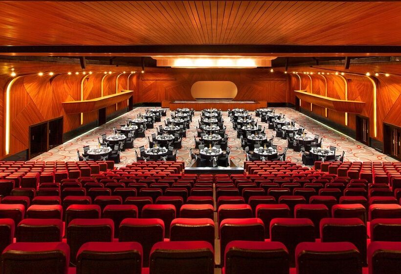 Курорт Le Méridien Kochi