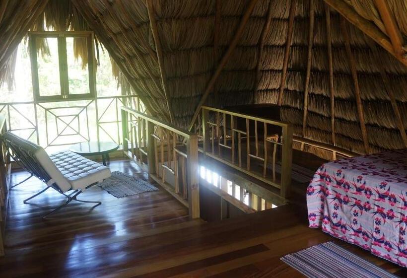 בית מלון כפרי Pine Ridge Lodge