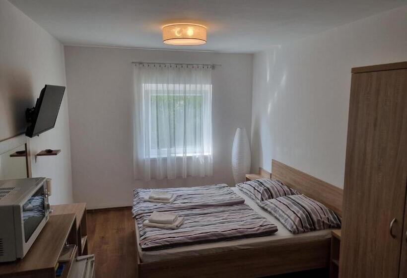 פנסיון ádám Apartmanház
