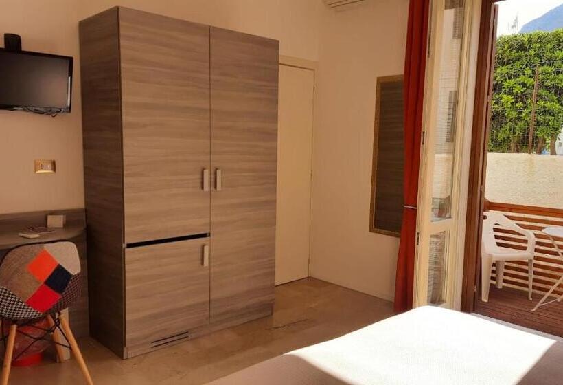 هتل Albergo Bouganville