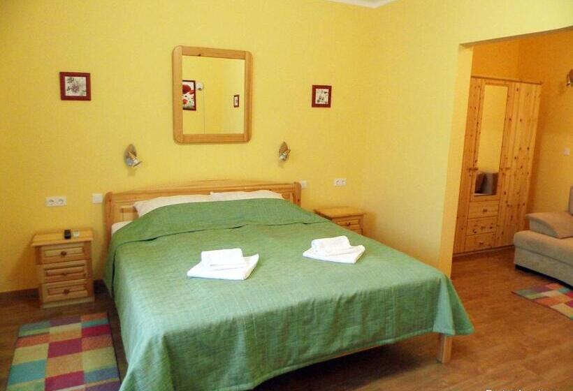 膳宿费 Eszter Apartman
