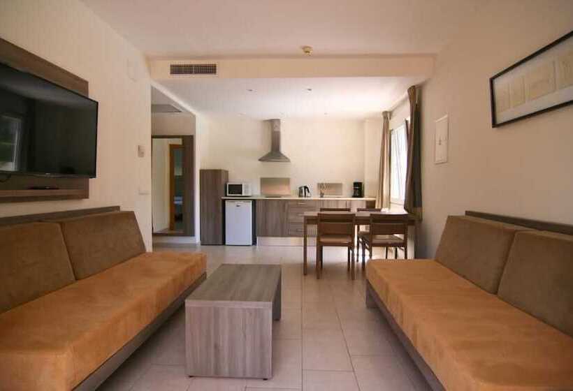 Cabot Tres Torres Apartments