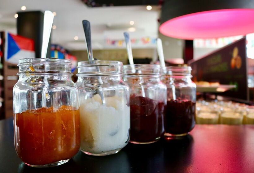 Отель Campanile Marne La Vallee  Bussy Saint Georges