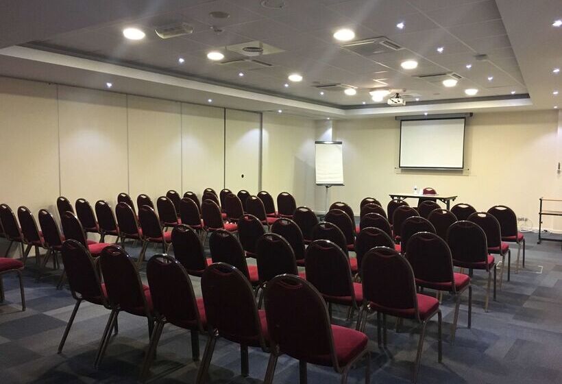 Отель Campanile Marne La Vallee  Bussy Saint Georges