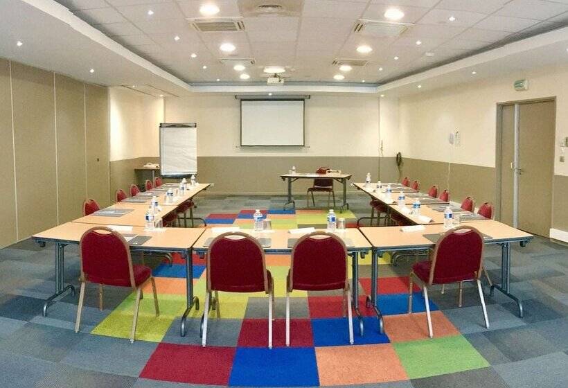 Отель Campanile Marne La Vallee  Bussy Saint Georges