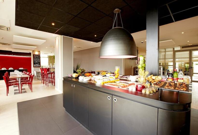 Отель Campanile Marne La Vallee  Bussy Saint Georges