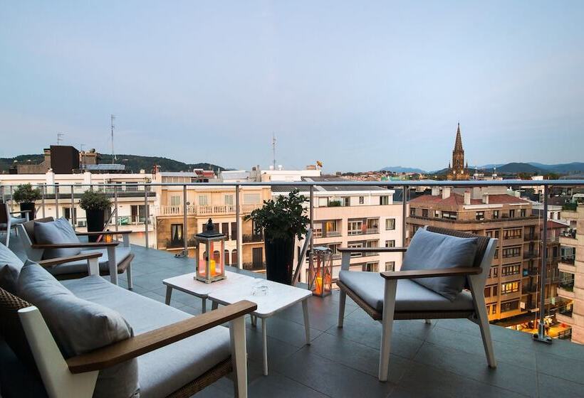 هتل De Londres Y De Inglaterra