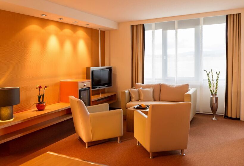 Отель Dorint Main Taunus Zentrum Frankfurt Sulzbach