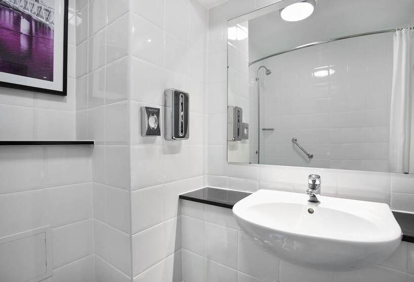 호텔 Leonardo Inverness