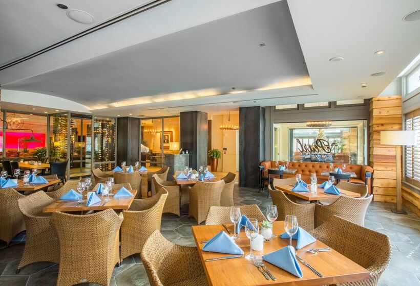 هتل The Sam Houston  Curio Collection By Hilton