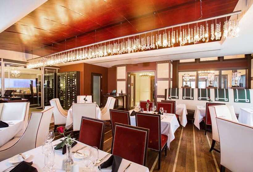 هتل The Sam Houston  Curio Collection By Hilton