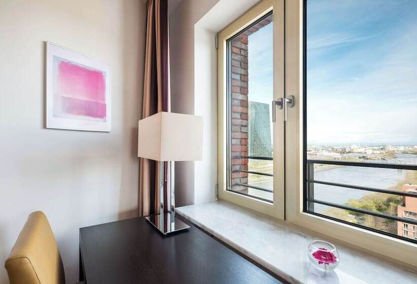 住所  Lindner Hotel Frankfurt Main Plaza, Part Of Jdv By Hyatt