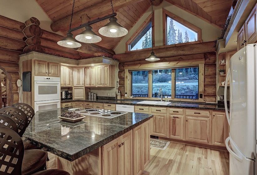 Pine Forest Lodge