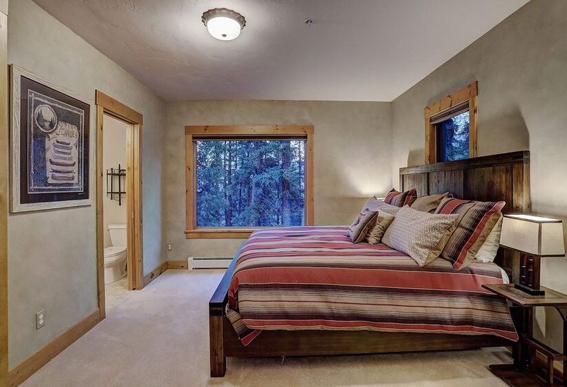 Pine Forest Lodge
