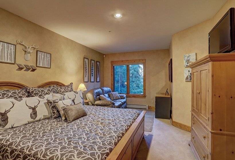 Pine Forest Lodge