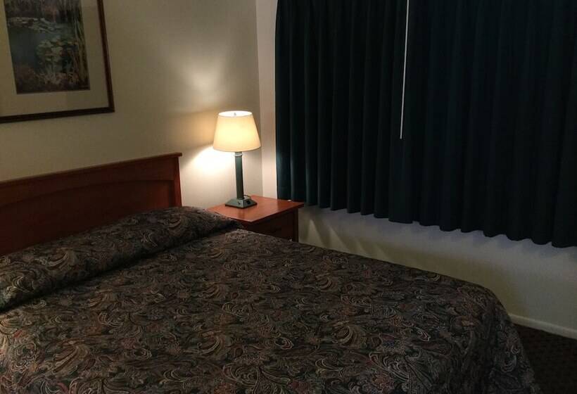 Cedar Lodge Motel