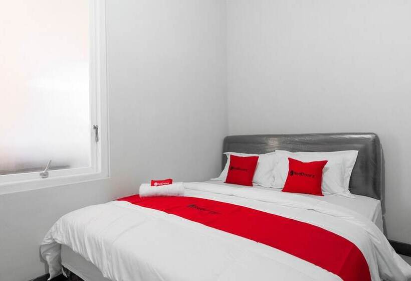 هتل Reddoorz Near Batik Tulis Celaket 2