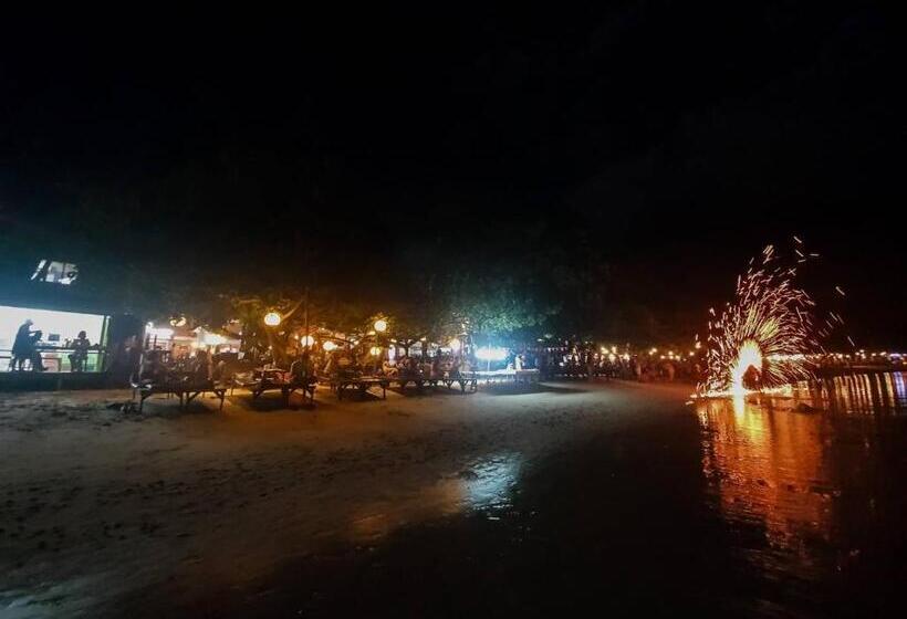 فندق Tompizza Resort