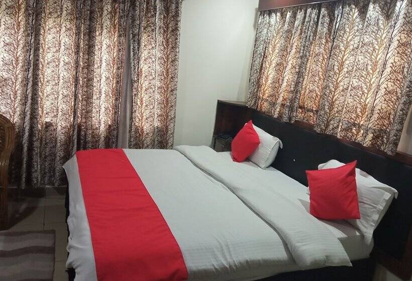 فندق Triund Trek