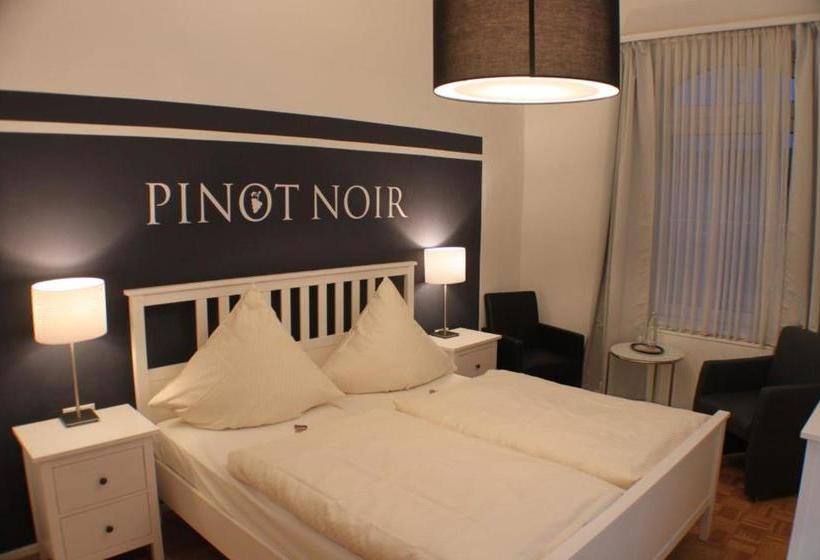 هتل Dinoris Boutique