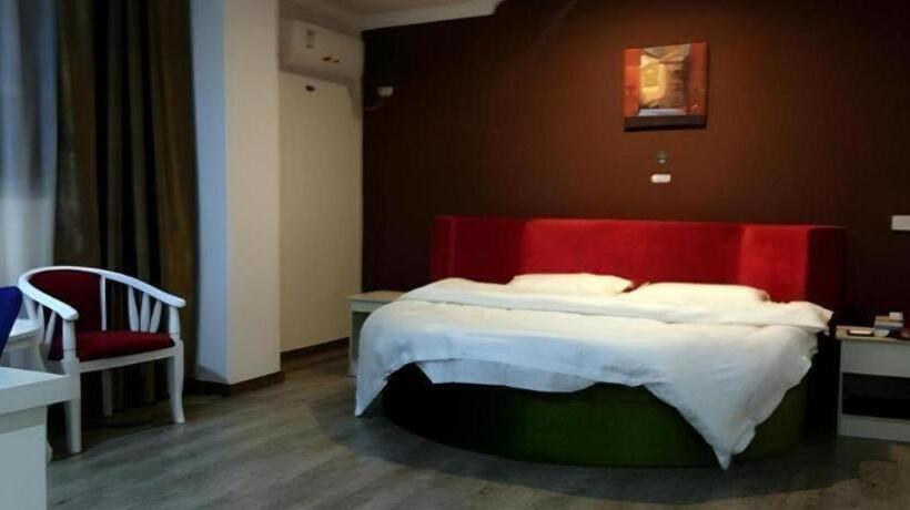 Junyi Hotel Jiangxi Xinyu Baoshi Park