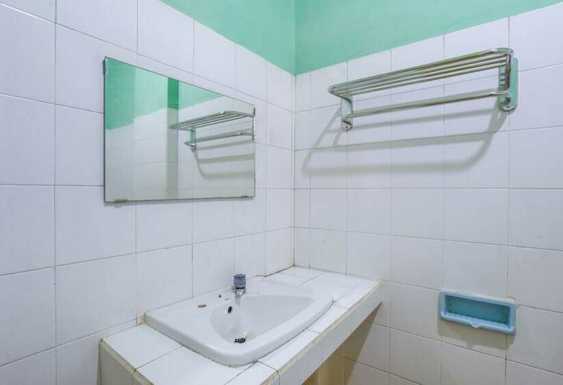 Reddoorz Syariah At Hotel Matahari 2