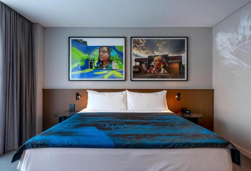 هتل The Adnate Perth   Art Series