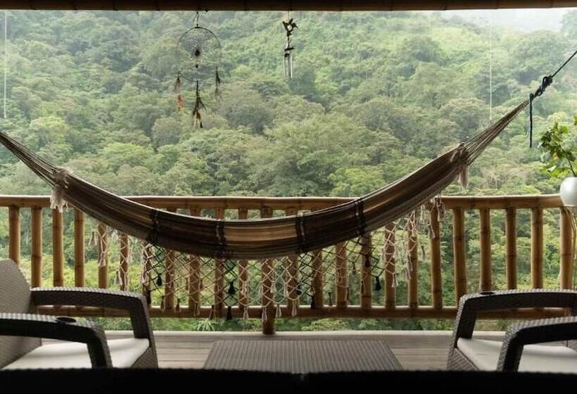 La Veranda Hotel & Restaurant